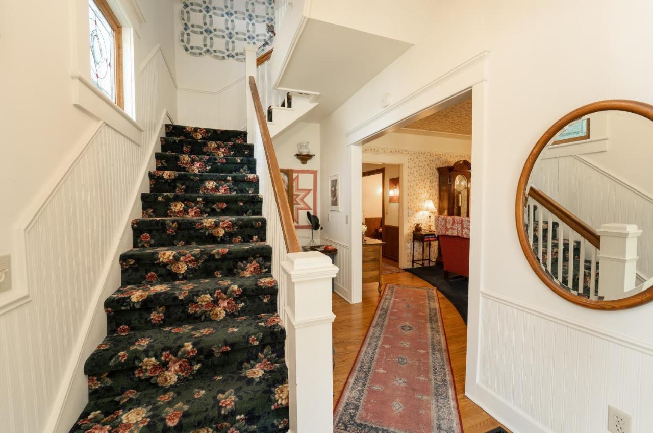 Yelton Manor Bed And Breakfast South Haven Exteriér fotografie